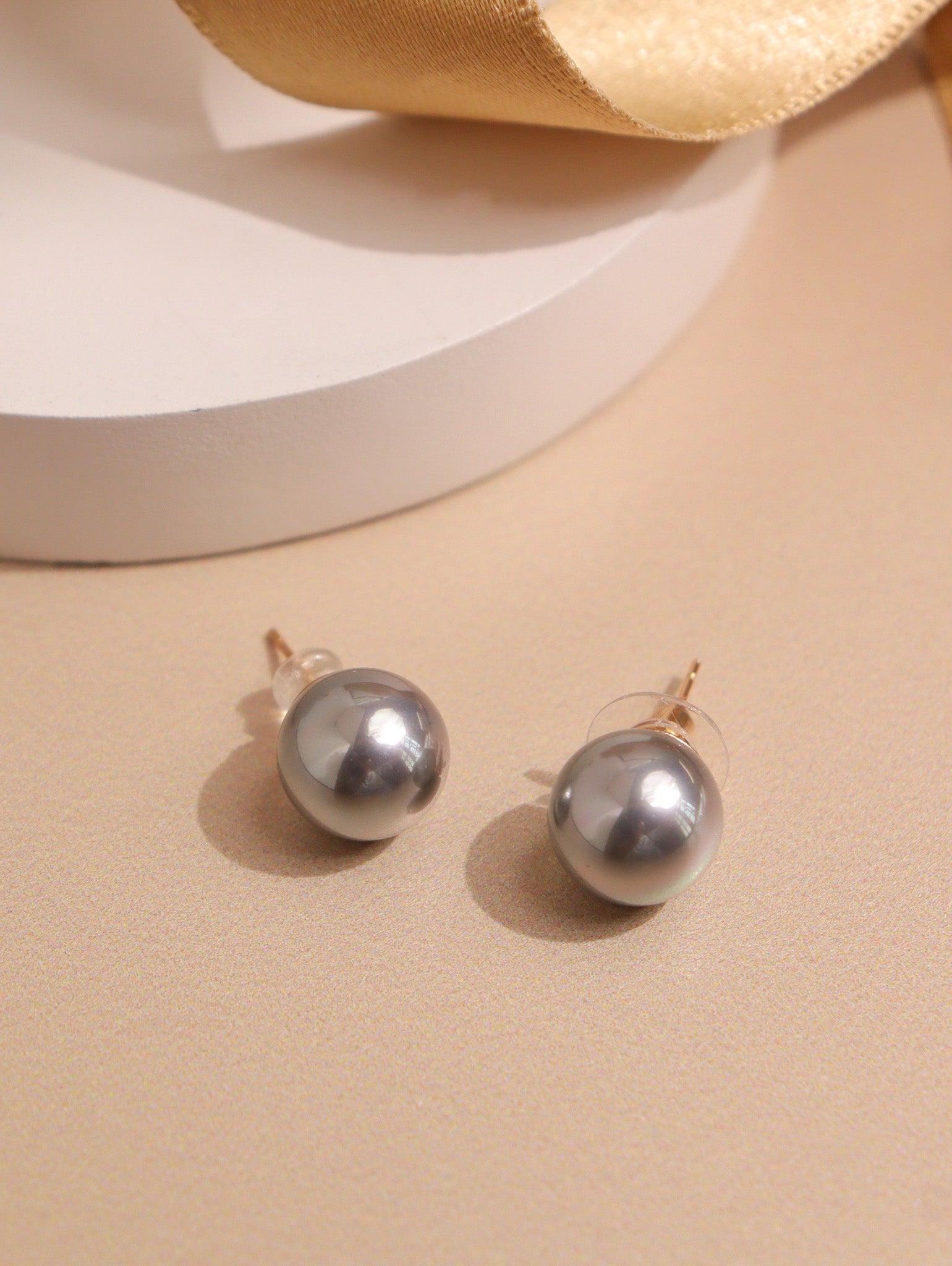 The Pearl Story - Mystic Grey Pearl Earrings